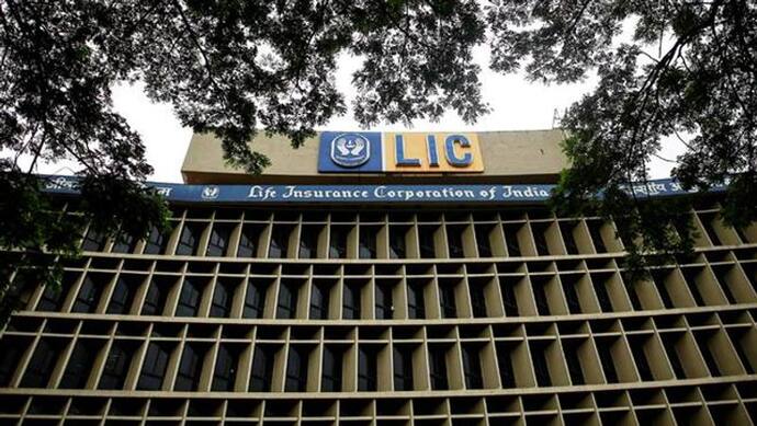 LIC इस साल बेचेगी 2.5 करोड़ पॉलिसी , प्रीमियम से 55 हजार करोड़ रुपये जुटाने का लक्ष्य