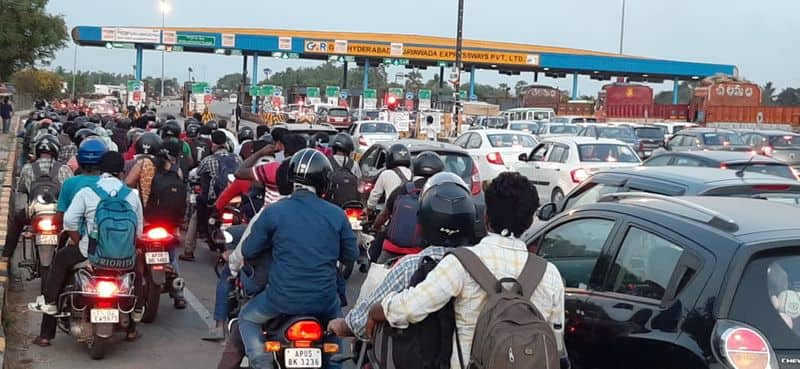 coronavirus: AP students stranded at Garikapadu check post