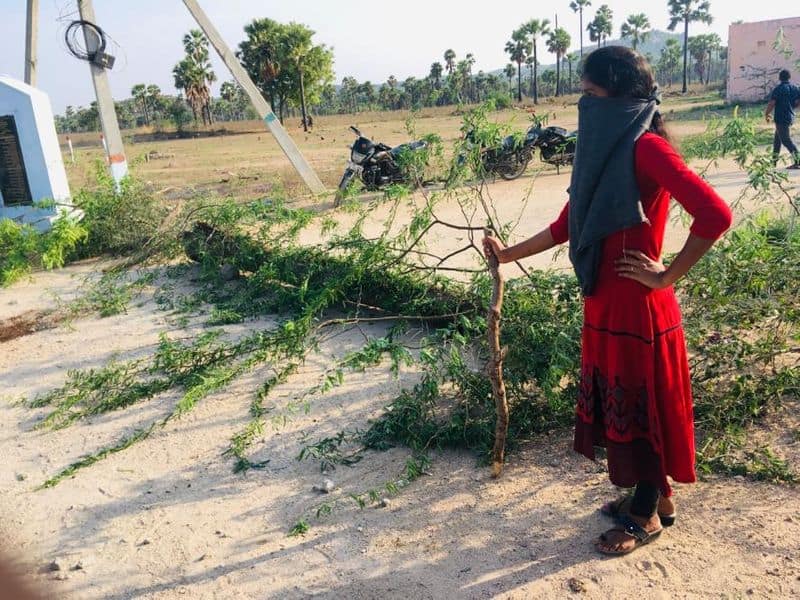 Telanagana Lock Down: Sarpanch Uduta Akhila Yadav photos viral