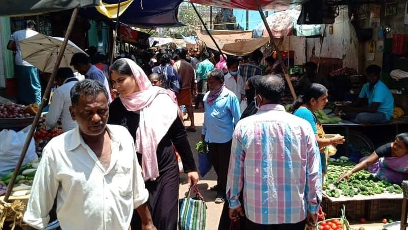 youths roaming around with their lovers in salem