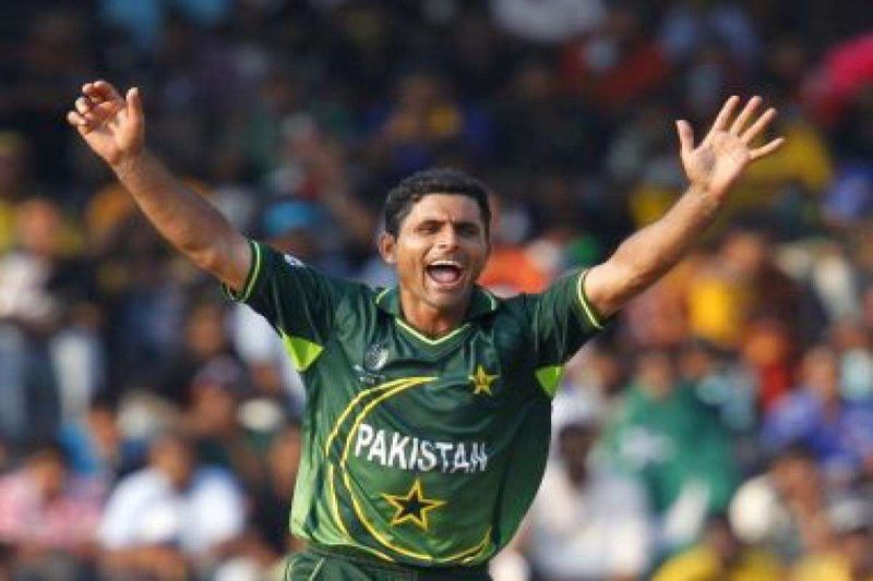 after Aishwarya Rai Row former PAK cricketer Abdul Razzaq takes dig at Team India