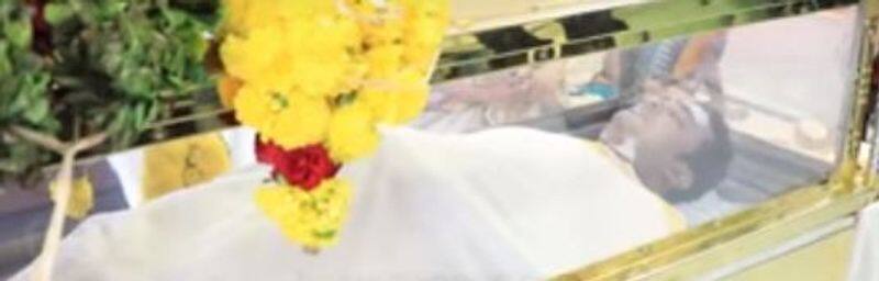 actor sethuraman last respect photos goes viral