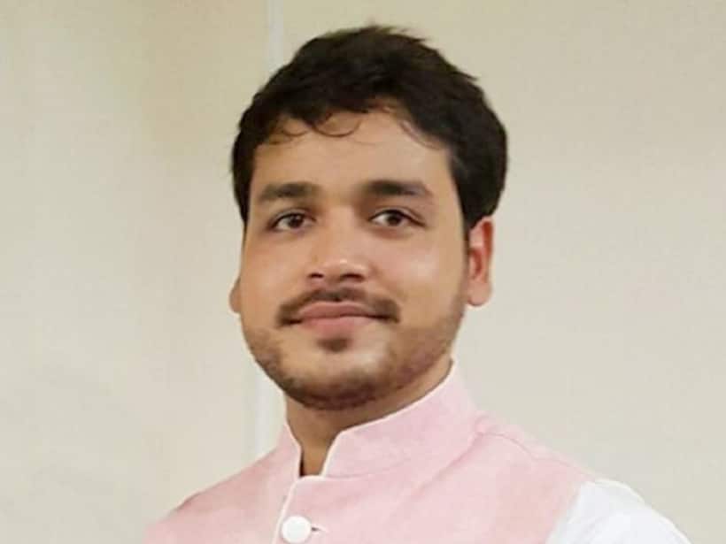 क्वारंटाइन नियमों को तोड़कर केरल  से कानपुर पहुंचा था आईएएस, अब हुआ संस्पेंड