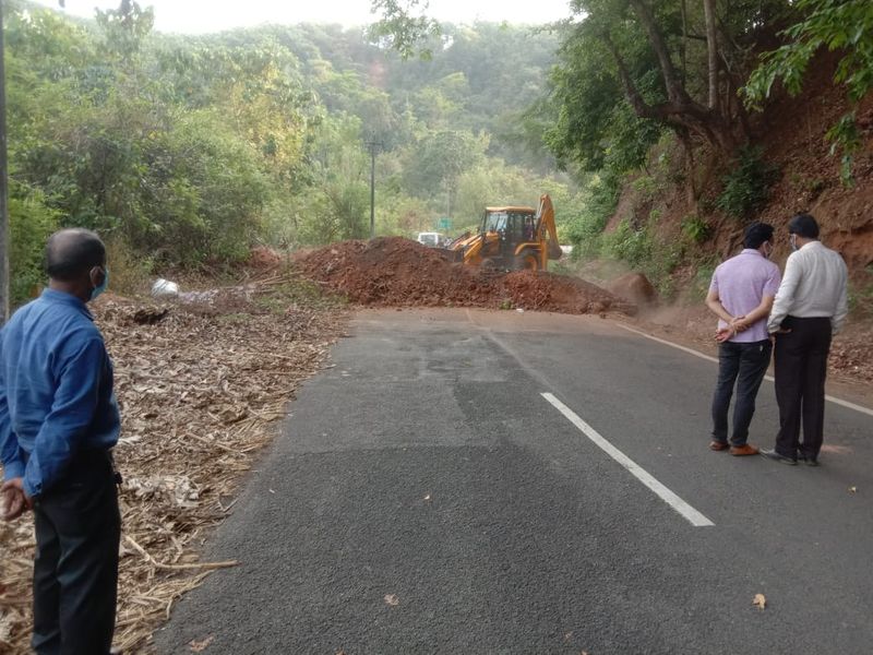 DCP Visits kerala karnataka border as supreme court ordered to allow kerala ambulance