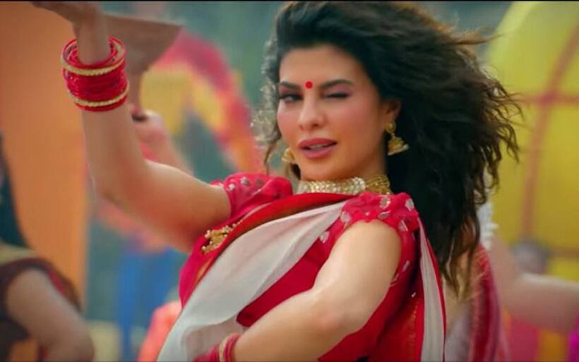 Here's how Jacqueline Fernandez celebrated Ganesh Chaturthi with staff and family