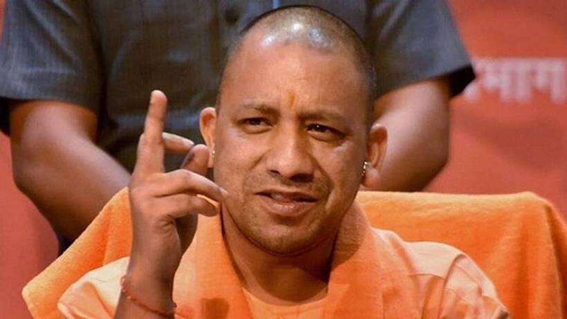 नोएडा के डीएम पर गिरी योगी की गाज, लंबी छुट्टी पर गए