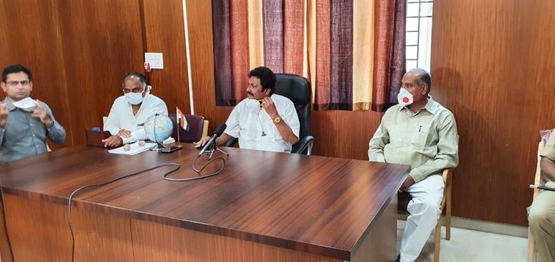 Corona LockDown Minister BC patil Warns private hospital at Haveri