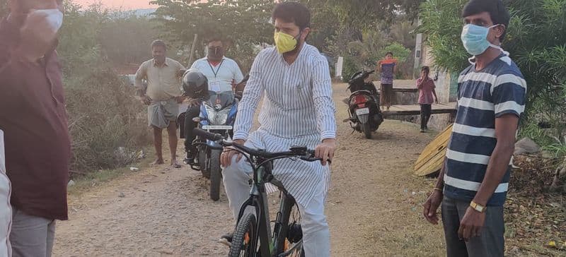 Minister CT Ravi coronavirus awareness To peoples On cycle  at Chikmagalur