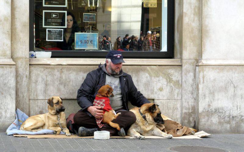 Spain  announce reduced lock-down and lakh's of peoples return to work