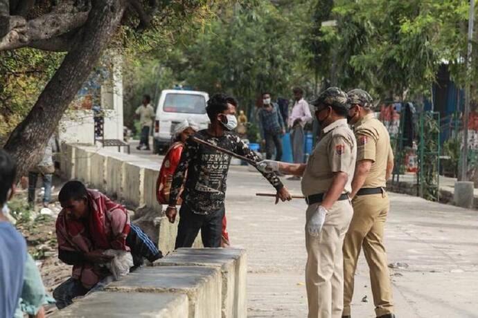 লকডাউন লঙ্ঘনে কলকাতায় দুই দিনে গ্রেফতার প্রায় ১৫০০,  জামিন না মেলার ব্যবস্থাও নিচ্ছে পুলিশ