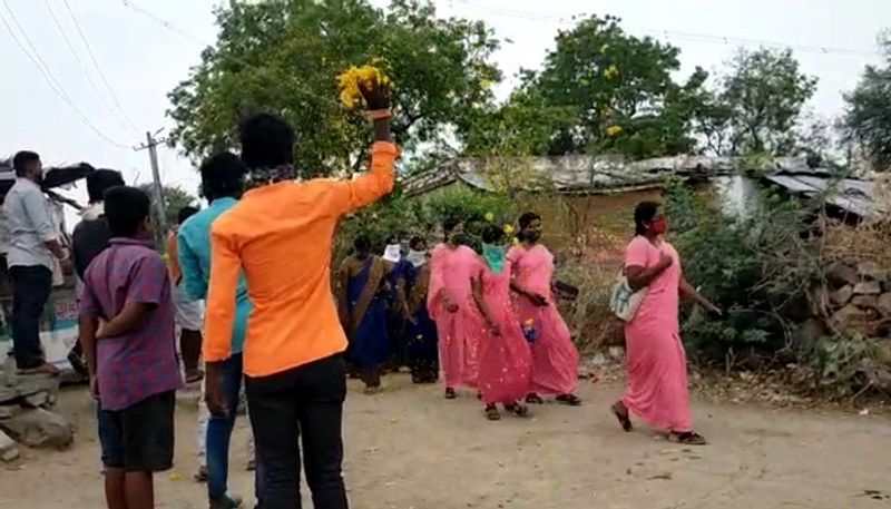 Villagers Welcoming to Asha Workers in Yadgir district