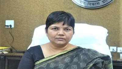 गांव की सूखी नदी को खुदवाकर महिला IAS ने पोछे किसानों के आंसू...ईमानदारी के कायल हैं लाखों लोग