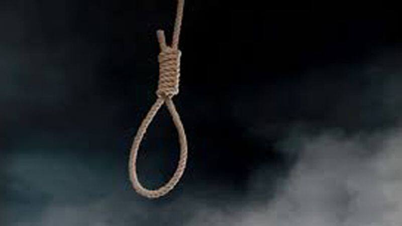 a person got treatment commits suicide in corona ward in ariyalur government hospital