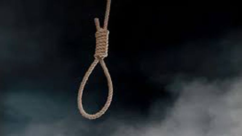 100 jewellery robbery issue...husband commits suicide