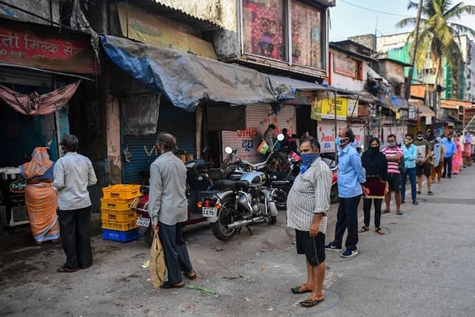 ৩৮১টি সংক্রমণ প্রবণ এলাকা চিহ্নিত  মুম্বইতে, আক্রান্তের সংখ্যা ছুঁতে চলল ৭০০ গণ্ডি