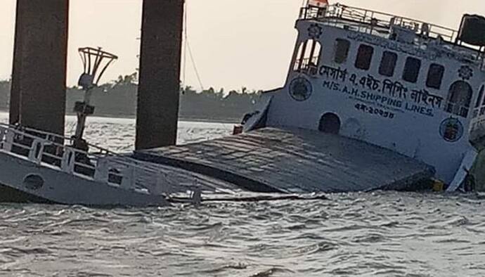 ঝোড়ো হাওয়ার দাপটে হুগলি নদীতে ডুবল জাহাজ, বরাতজোরে রক্ষা নাবিকদের