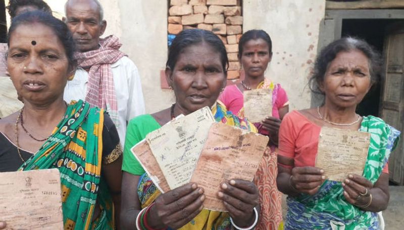 West Bengal: Mortgaged ration cards amid lockdown recovered, returned to their rightful owners