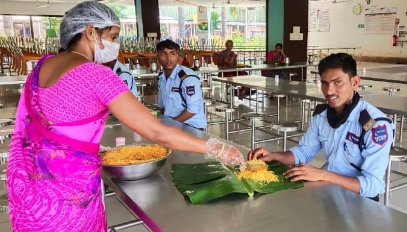 Banana Leaves Replace Plates At His Factories Amid Lockdown said anand mahindra