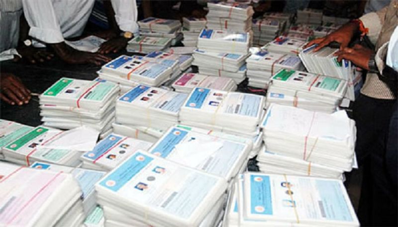 lock down Karnataka govt decides to supply ration to apl bpl card applicants