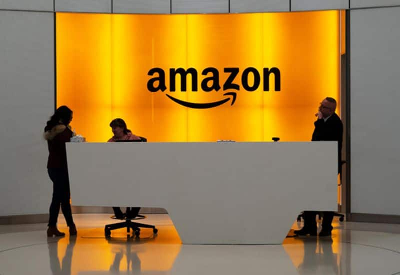 Amazon give full time jobs to temporary employees