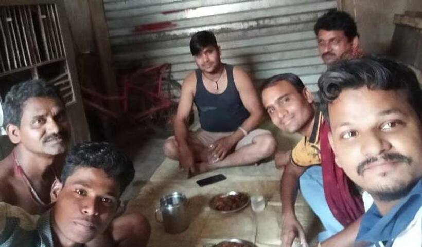 इन्हें कौन समझाए..यहां BJP नेता ने दोस्तों को दी चिकन की दावत..फिर सोशल मीडिया पर पोस्ट की तस्वीर