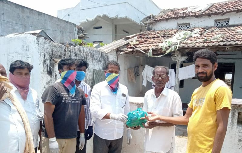 Mattampalli Sarpanch Mannem Srinivas Reddy distributes vegetables