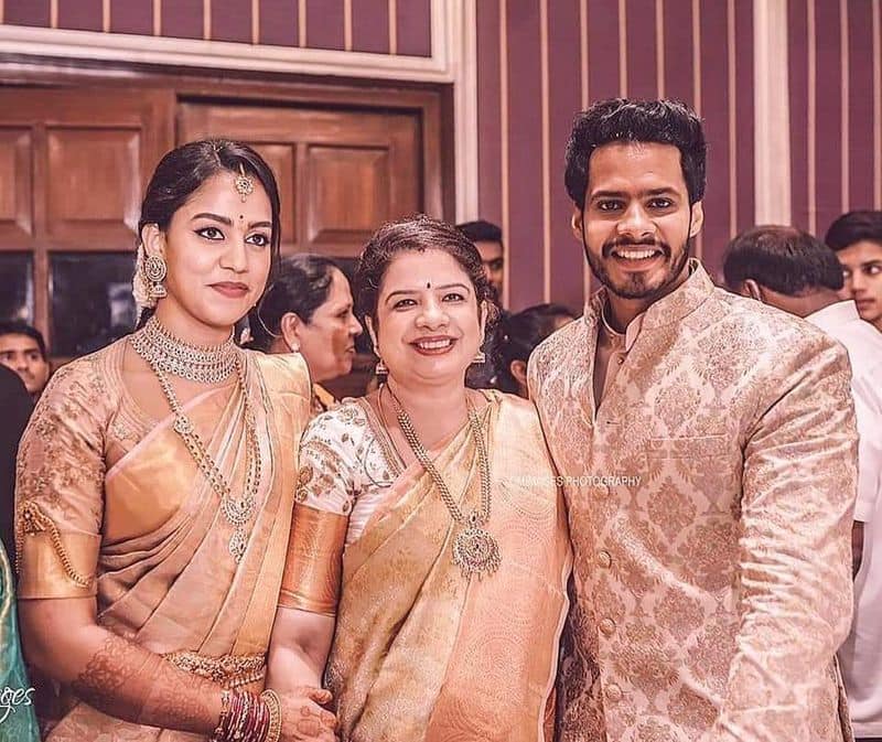 HD Kumaraswamy's son Nikhil weds Revathi in presence of 50 members