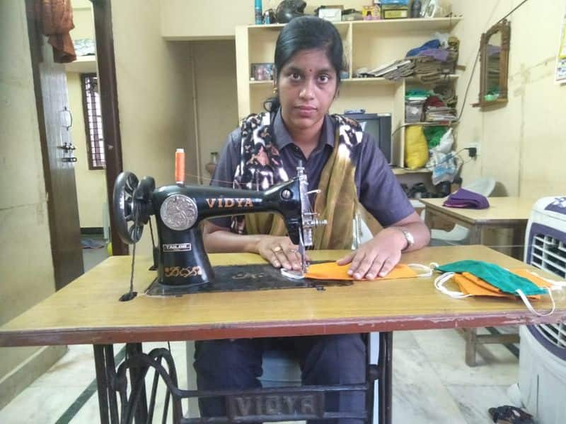 Telangana lady cop stitches and distributes free masks to people during this COVID-19 pandemic, says 10000 masks is her target