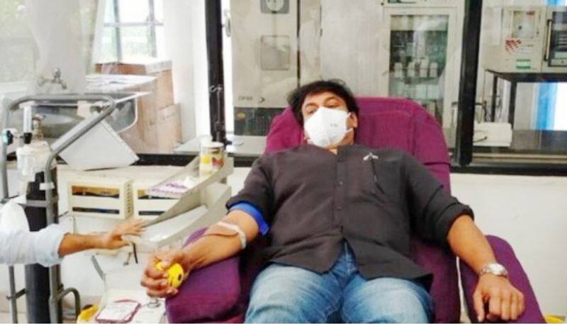 tollywood actor chiranjeevi blood donation