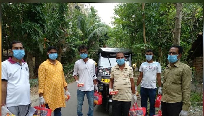 হাল খাতা না করলেও মিষ্টি এল বাড়ি, বিনামূল্য়ের রসগোল্লায় ডুব ৩০০ বসিরহাটবাসীর