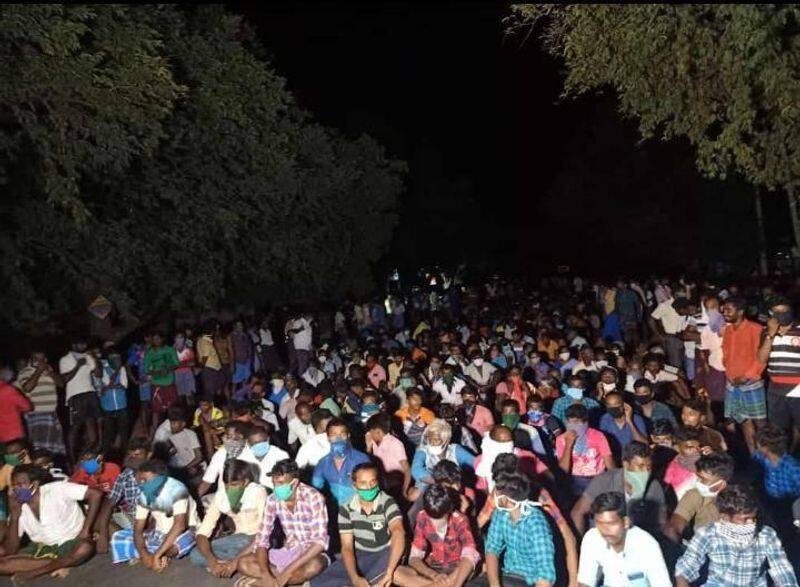 people protested in alangulam to isolate 9 members in college hostel