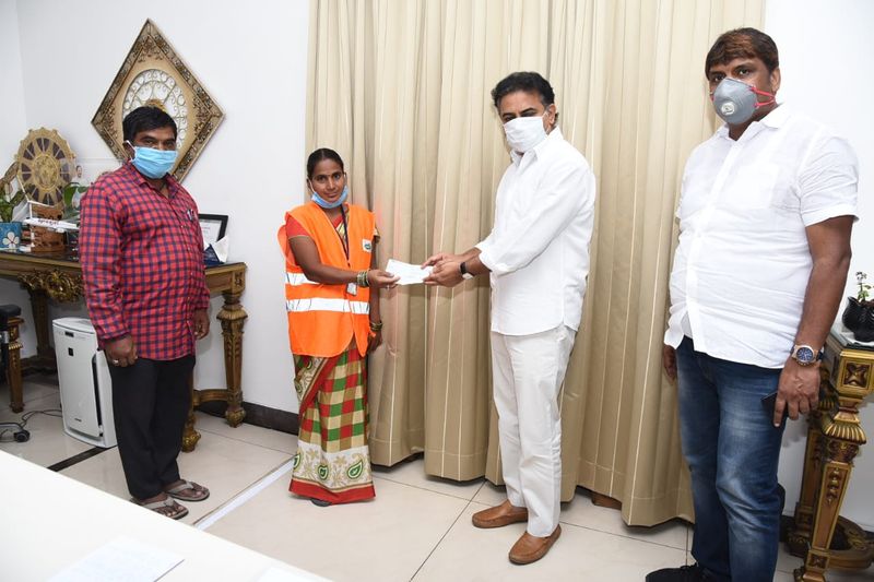 Health worker donates amount to CM relief fund, KTR recieves