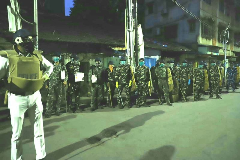 Howrah defies lockdown, violators attack policemen in West Bengal's red zone