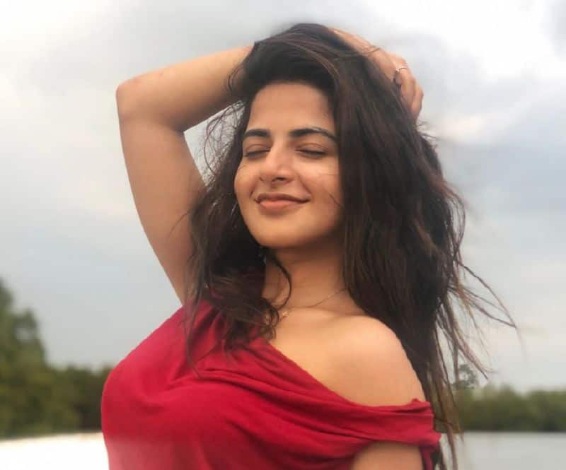 Iswarya Menon pic