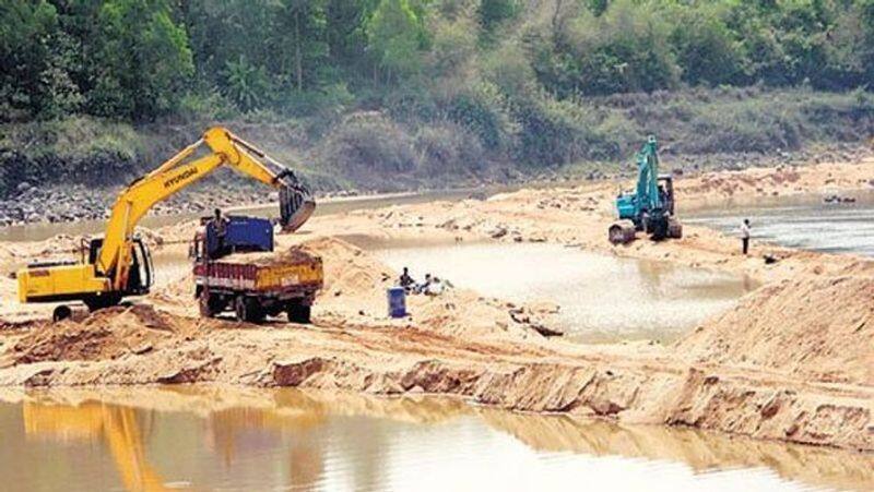 150 Tipper Illegal Sand Siezed at Mundargi in Gadag grg