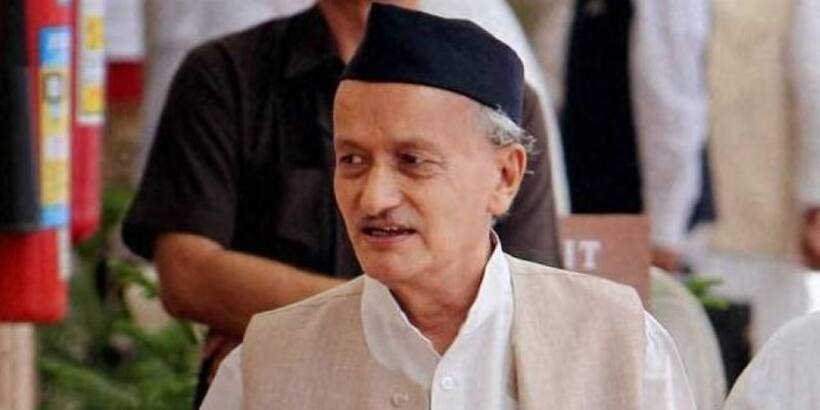 महाराष्ट्र में सियासी संकट: राज्यपाल पहुंचे चुनाव आयोग तो उद्धव की बढ़ी मुश्किलें