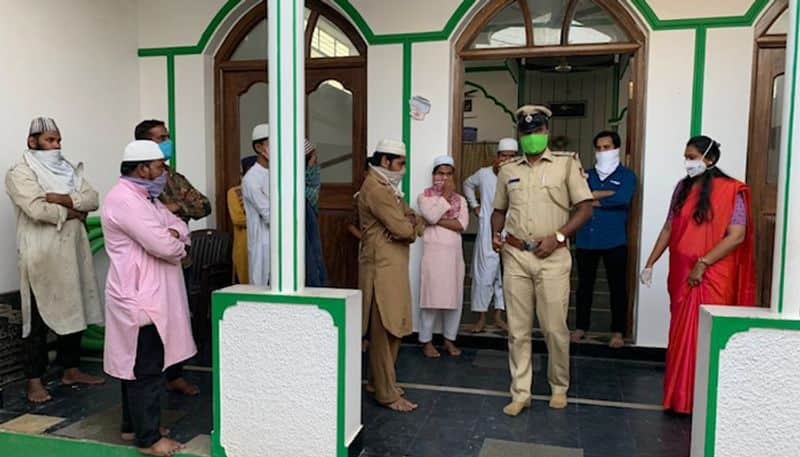 11 members defy lockdown offer namaz at masjid in Karnatakas green zone Kolar