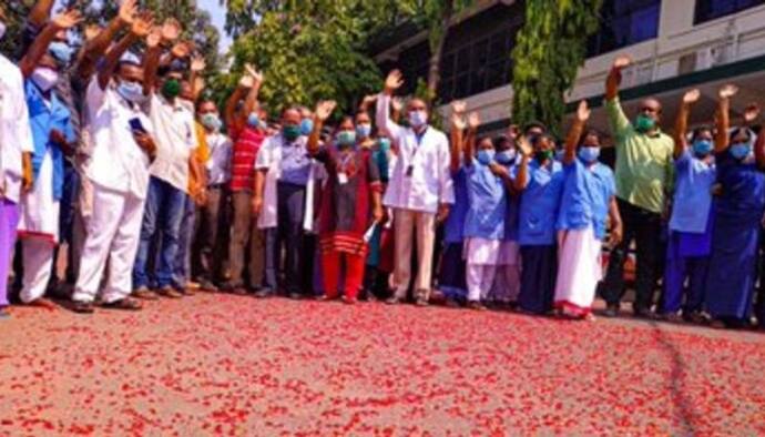 করোনাযোদ্ধাদের সম্মান জানাতে 'রাজসূয় যজ্ঞ' তিন বাহিনীর অভিবাদনের ছবিগুলি দেখুন