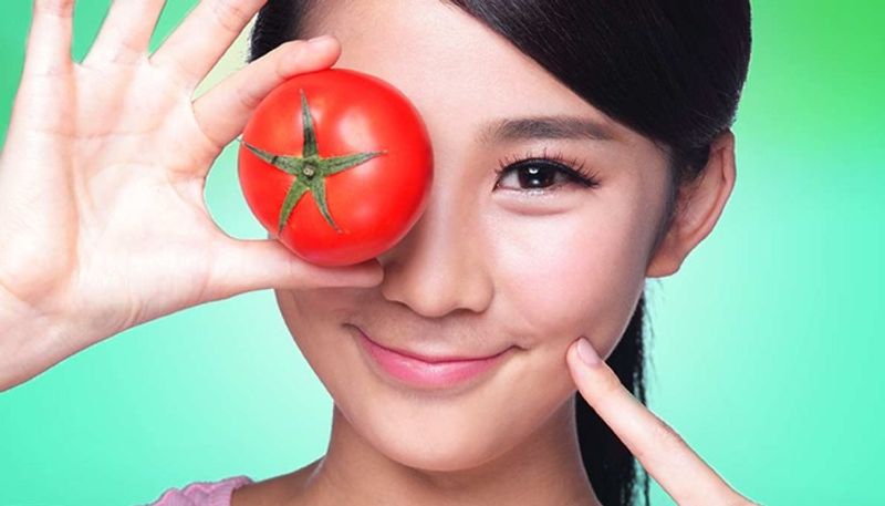 simple face packs involving tomato