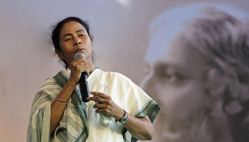 West Bengal CM Mamata Banerjee urges Centre to give migrant workers Rs 10,000 each