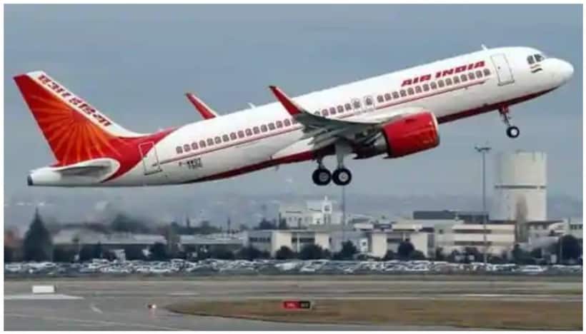 कोरोना संकट में छोड़ा कामगारों का साथ, ठप हुए कारखाने तो प्लेन से ले जा रहे हैं मुंबई