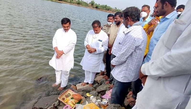 MLA A S Patil Nadahalli Fill The Lake in Muddebihal in Vijayapura district