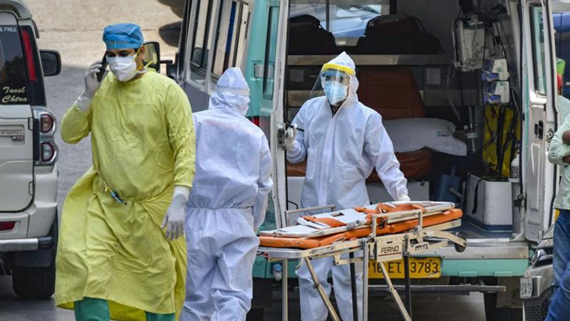 senior resident doctor of AIIMS has been advised quarantine after he took off his protective gear and put himself at grave risk to save a critical coronavirus patient