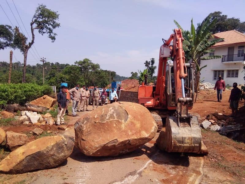 Chikkamagaluru District connecting Road Closed after 5 covid19 case reported in hassan