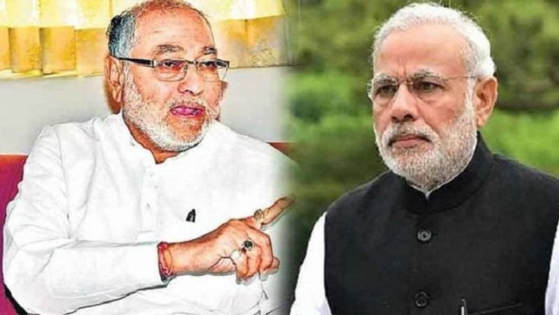 PM modi brother prahlad modi and family meets with accident near Kadkolla Mysuru karnatataka ckm