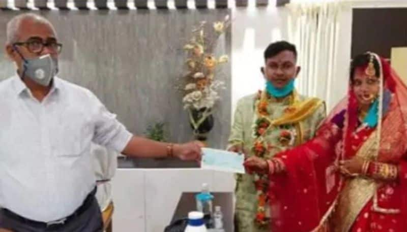 odisha couple married in small ceremony and donates money to covid fund