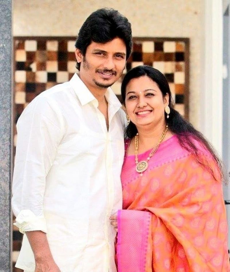 Actor Jiiva Love Story | 7 வருட காதல்; நடிகர் ஜீவாவின் மனைவி யார் தெரியுமா? க்யூட் லவ் ஸ்டோரி!