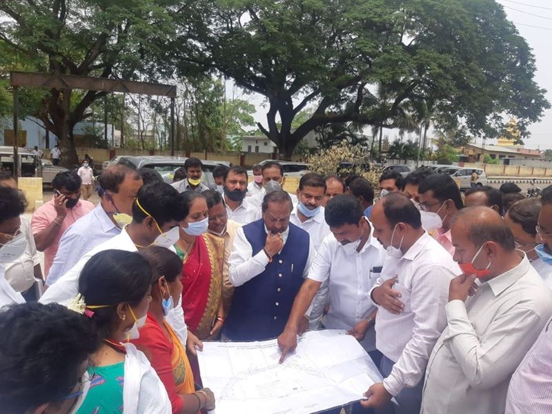 MP BY Raghavendra Inspects 100 Feet road work progress