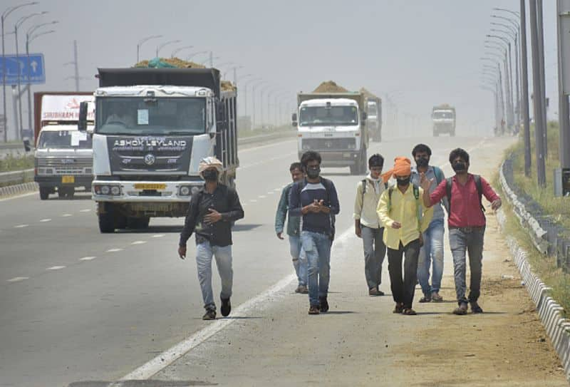 Migrant Workers Walking to Bihar due to lockdown inn Hunagund in Bagalkot district