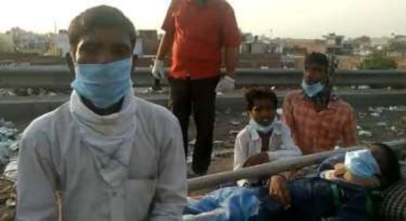 Injured Child On Make-Shift Stretcher, Migrant Family's 1300-km Walk Home From Punjab To Madhya Pradesh